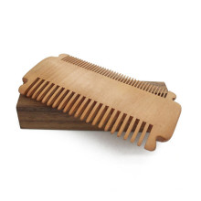 Brosse à barbe en bois de marque privée avec soies de sanglier